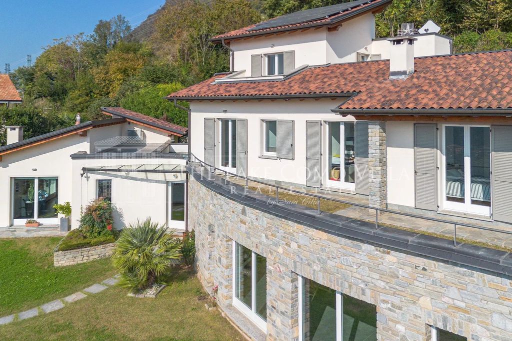 Property photo 2 of 48