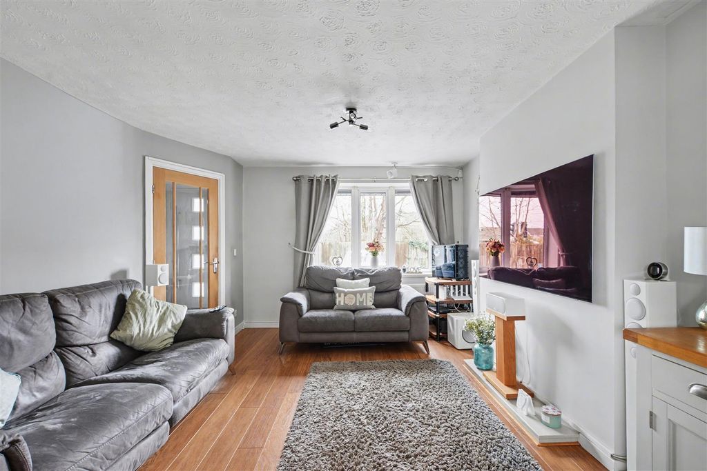 Property photo 2 of 20 Lounge_1.Jpeg