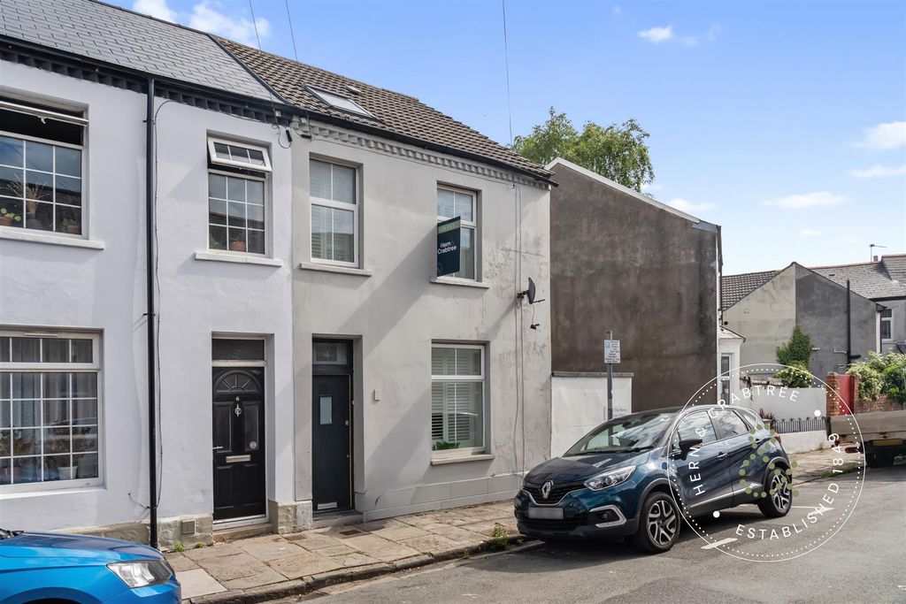 Property photo 1 of 15 Anglesey St-43.Jpg