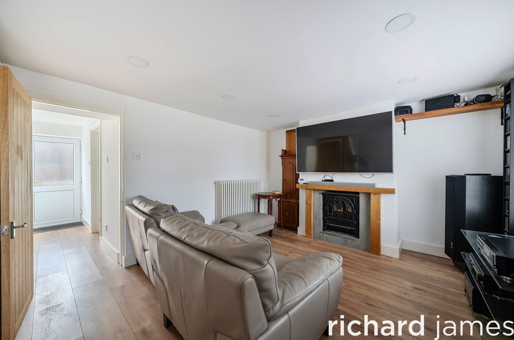 Property photo 3 of 11 Fa214Ab7951d4Bf393A72d6A6779E991