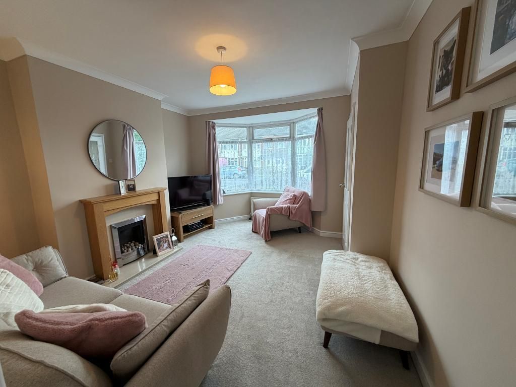 Property photo 2 of 11 Lounge