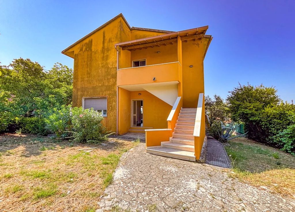 Property photo 1 of 43