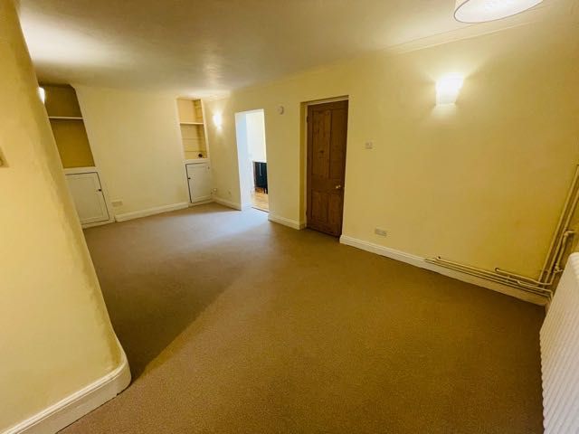 Property photo 3 of 7 Living Room