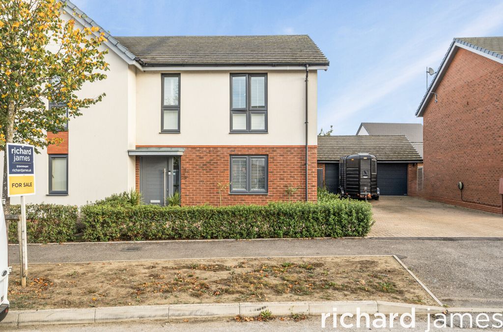 Property photo 1 of 12 0Ac1A17E1A1545B3Bb0B8d56Abd4B65B
