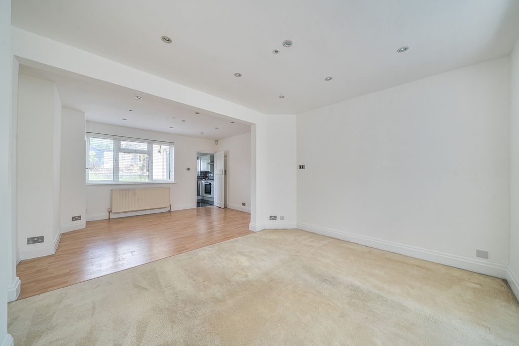 Property photo 2 of 16 1499832-5-6A6B35B...