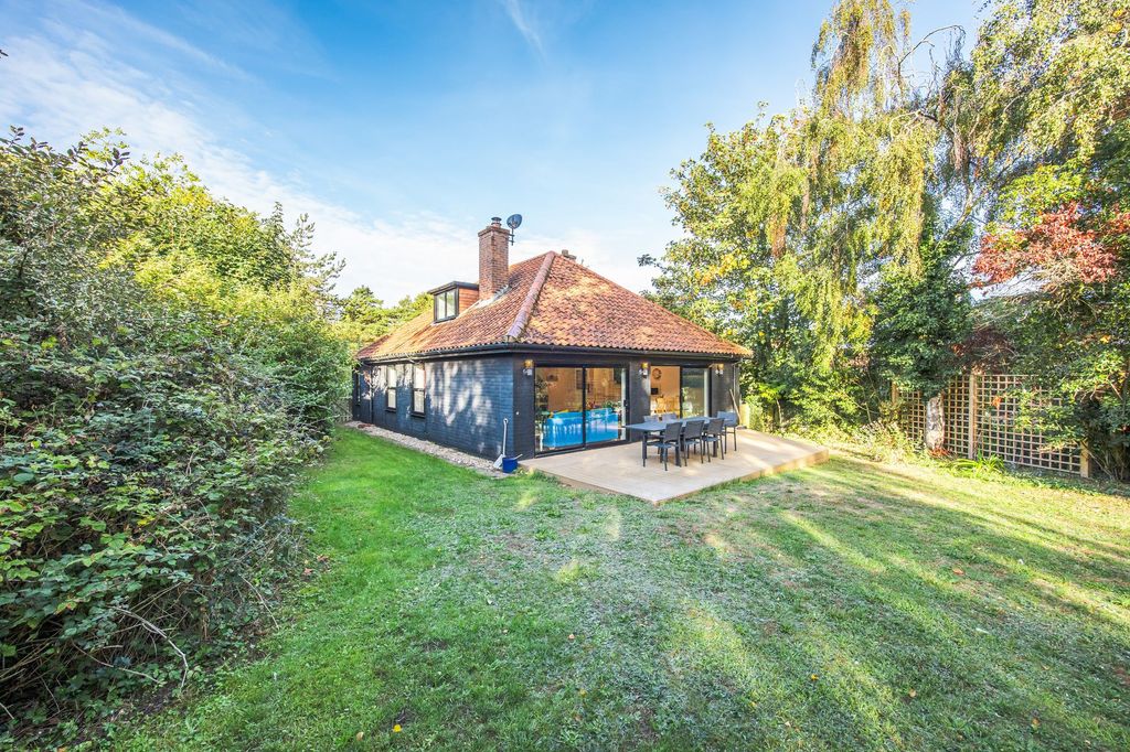 Property photo 2 of 18
