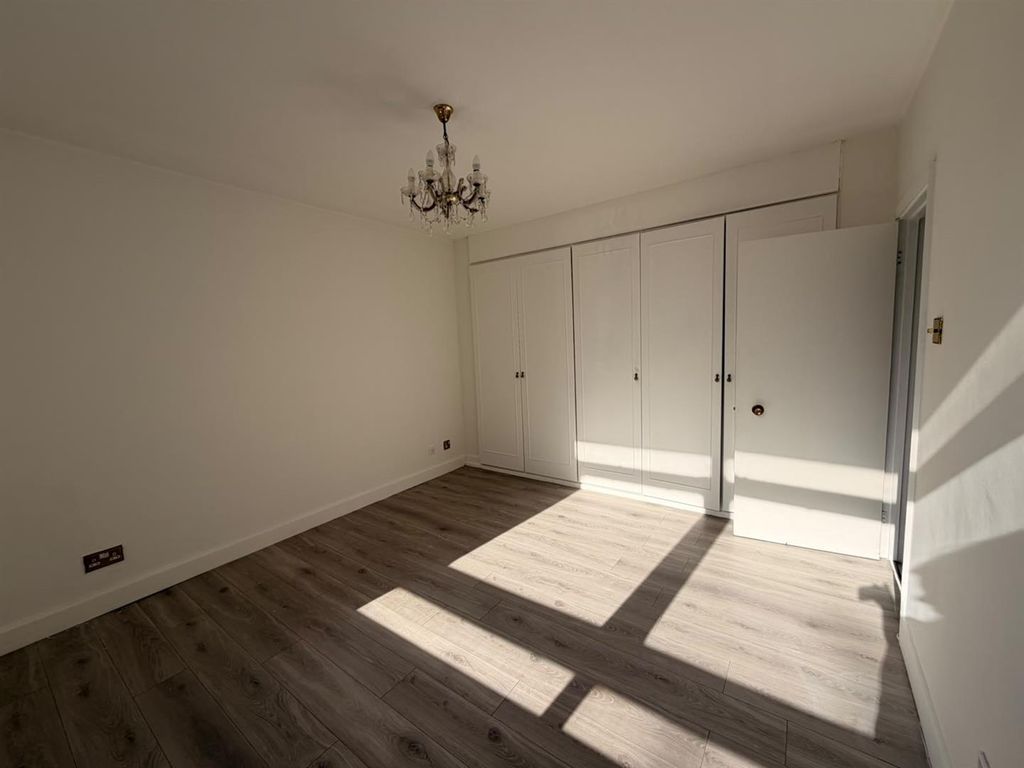 Property photo 3 of 13 Cab876Eb-Fedc-45cd-80Ef-4E3557754F84.Jpg