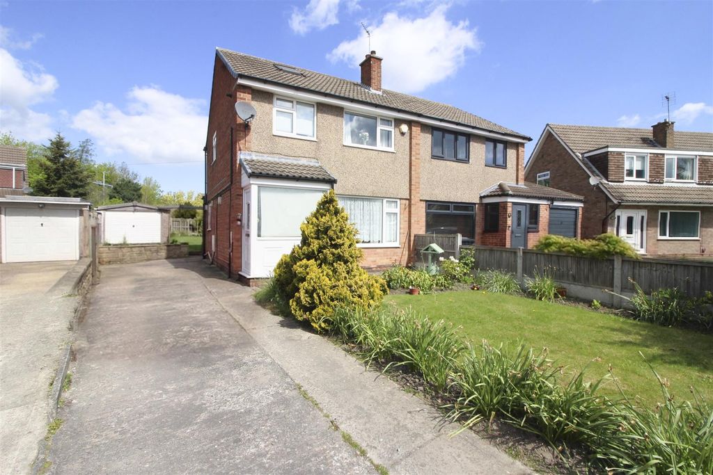 Property photo 1 of 21 Outside
