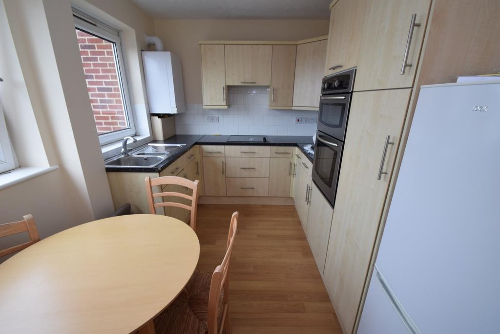 Property photo 2 of 8 Kitchen/Breakfast Room