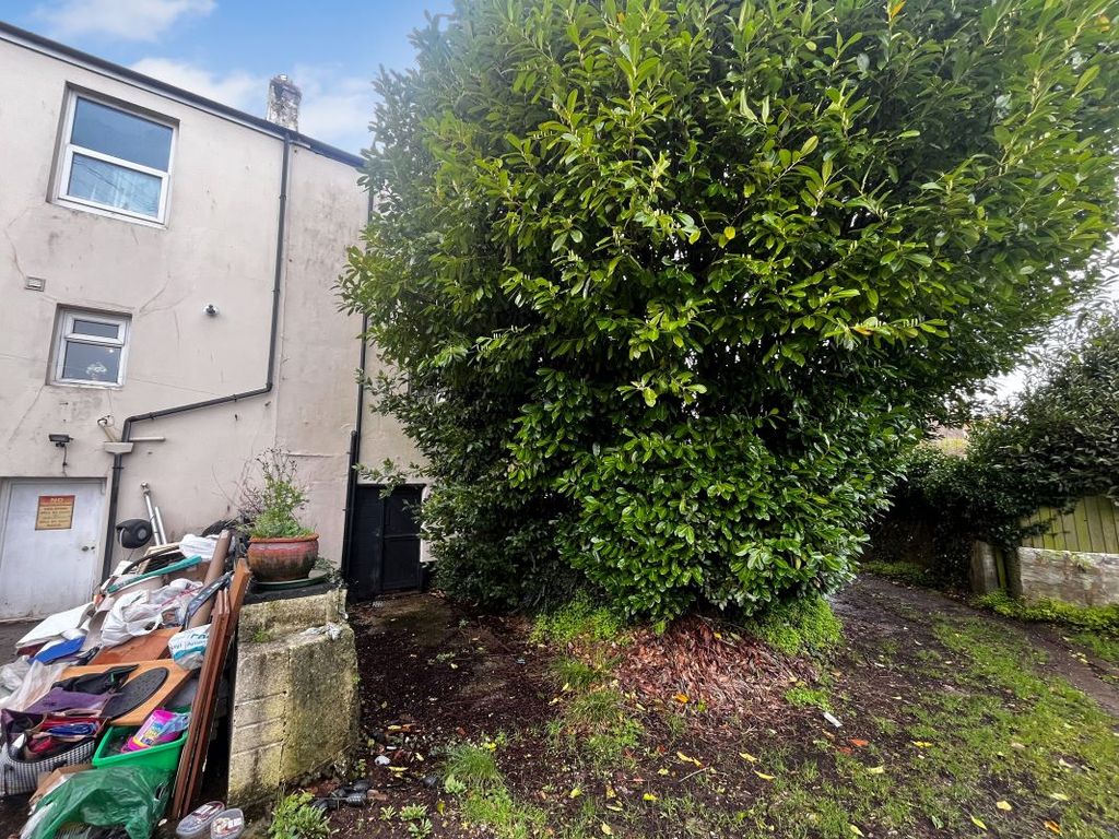 Property photo 3 of 20