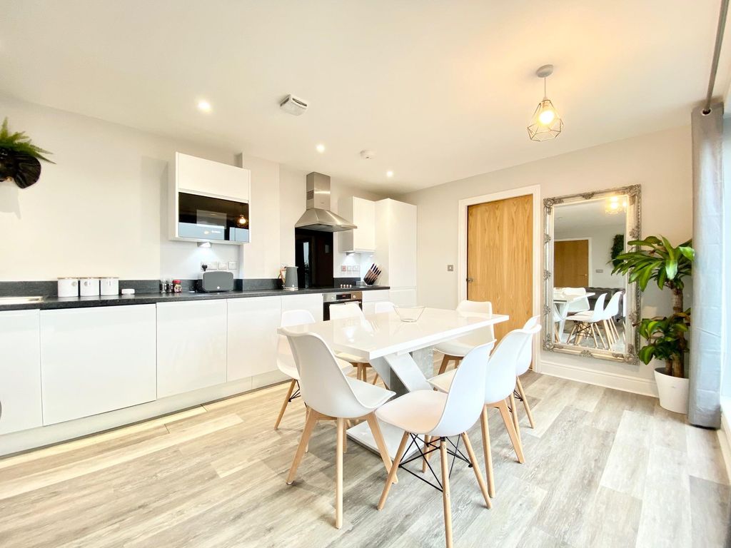 Property photo 3 of 15 Image