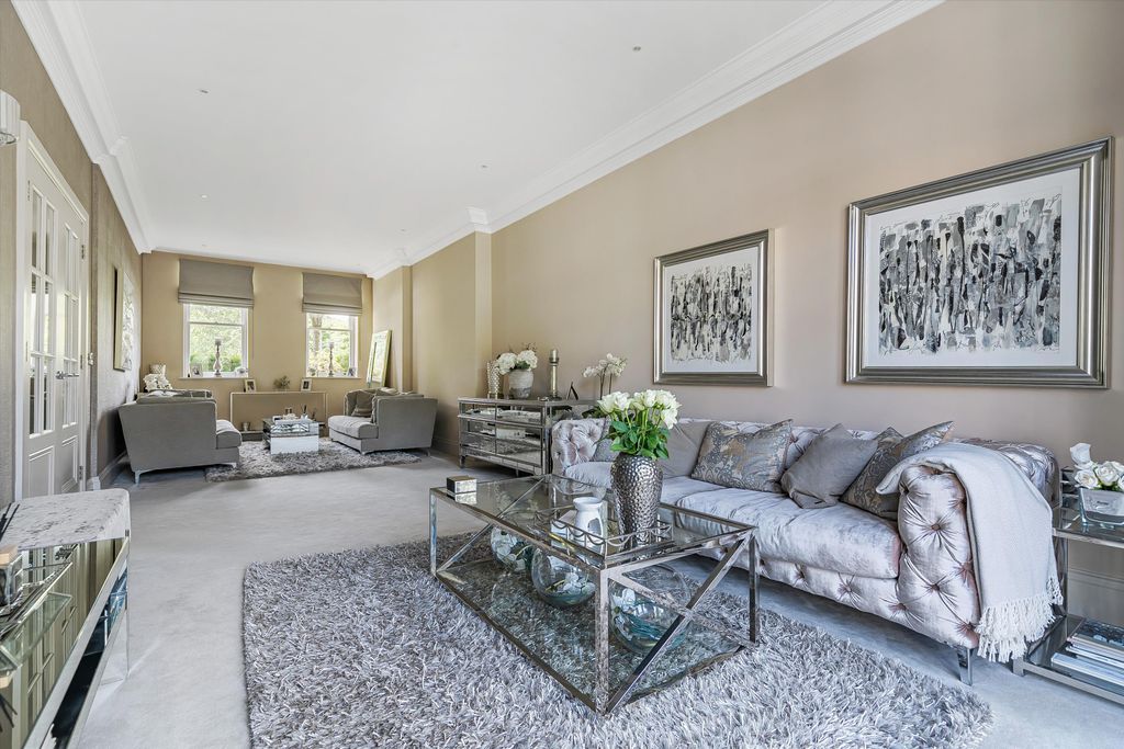 Property photo 3 of 17 Image