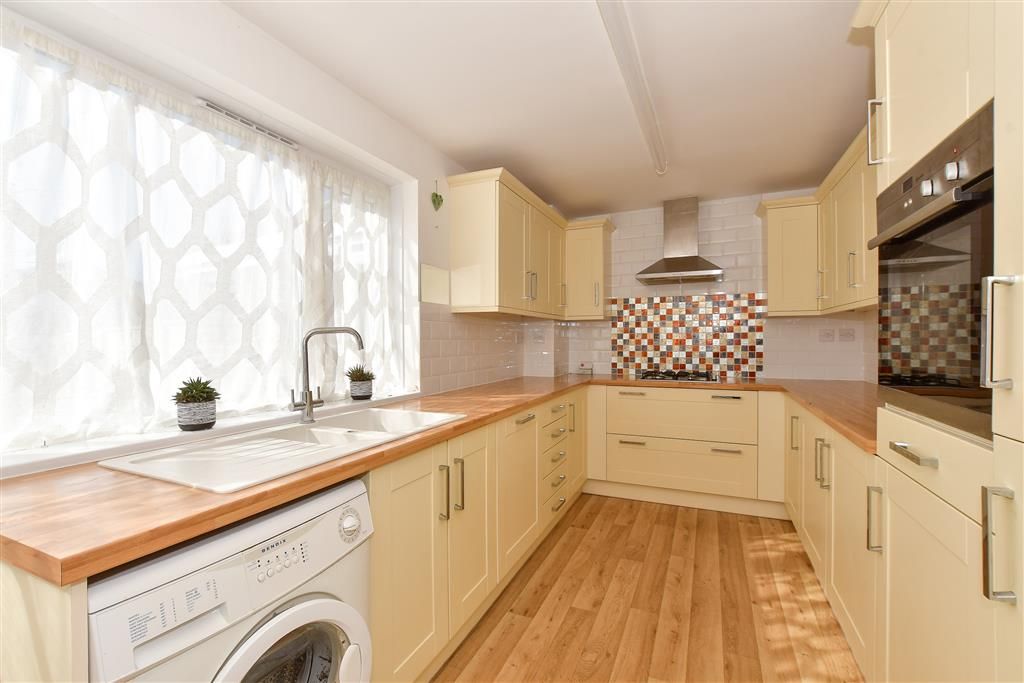 Property photo 1 of 12 Kitchen