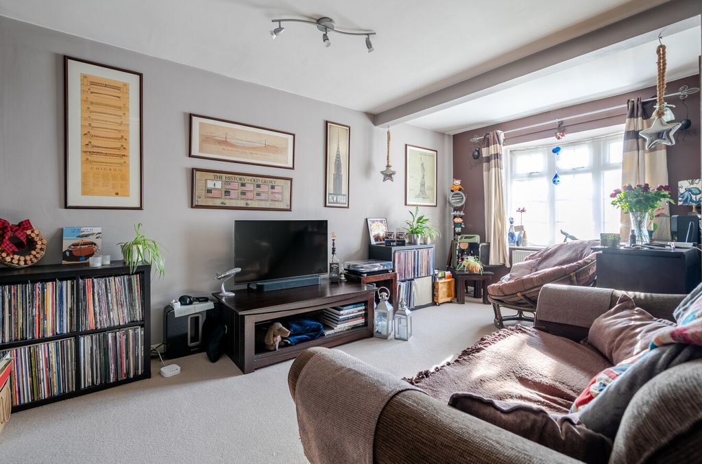 Property photo 3 of 11 1415304-1-69A71E4...