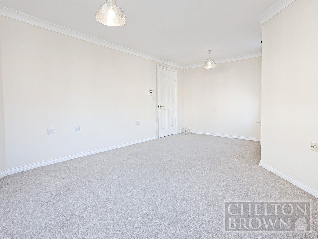 Property photo 3 of 18 Living Room