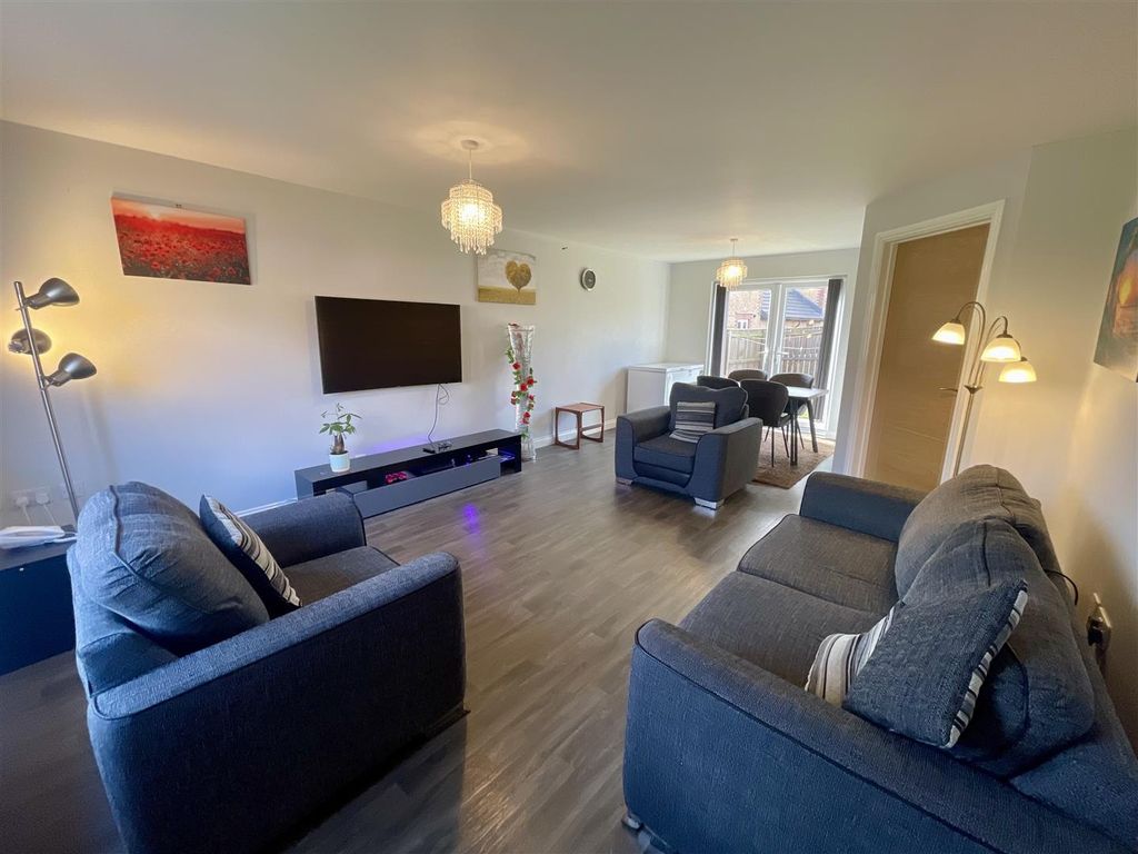 Property photo 2 of 19 Lounge/Dining Room