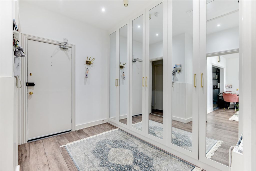 Property photo 3 of 16 16Heene-3.Jpg