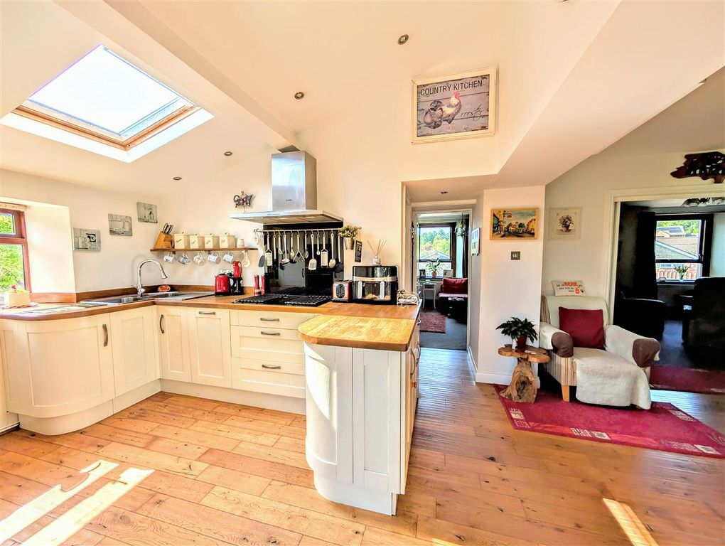 Property photo 3 of 26