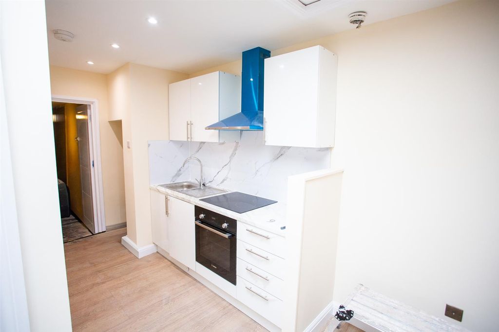Property photo 3 of 5 Derb8850.Jpg
