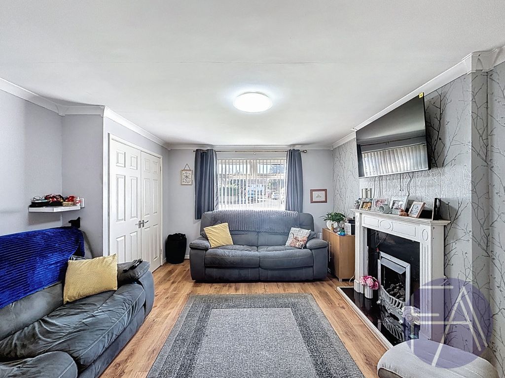 Property photo 2 of 19 4798082