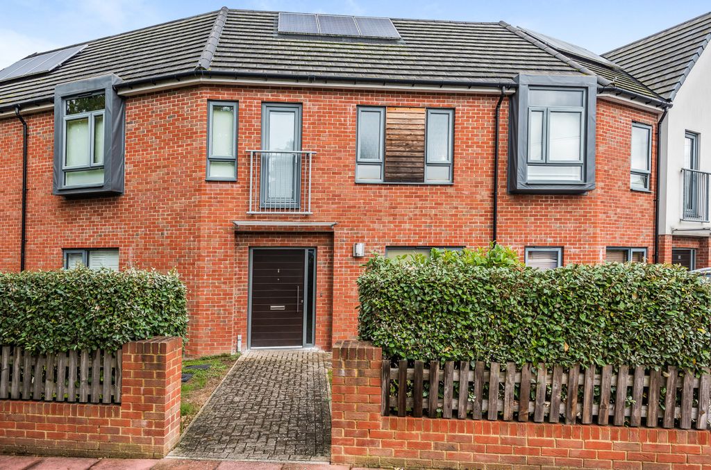 Property photo 1 of 12 External Front