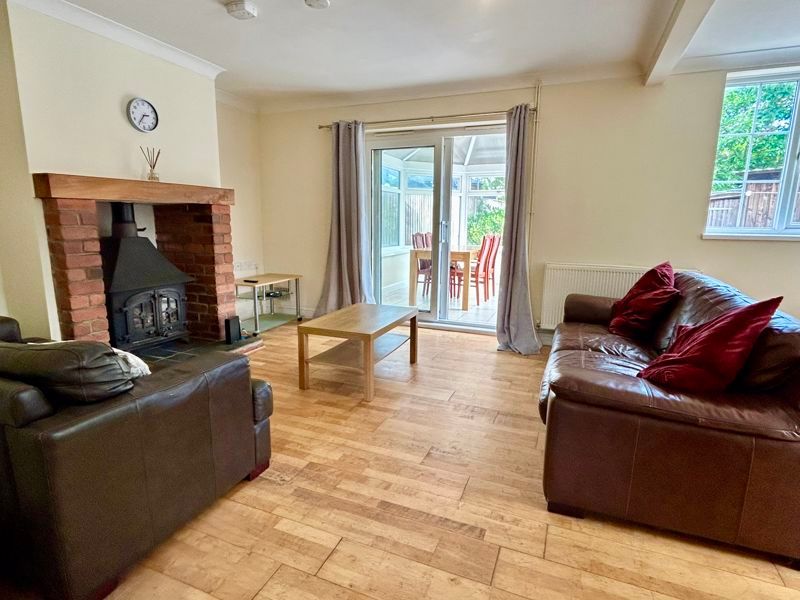 Property photo 2 of 15 Lounge