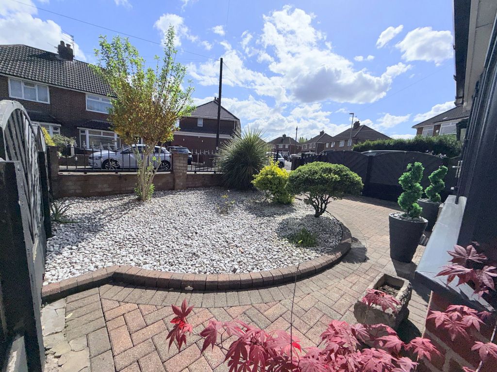 Property photo 2 of 30