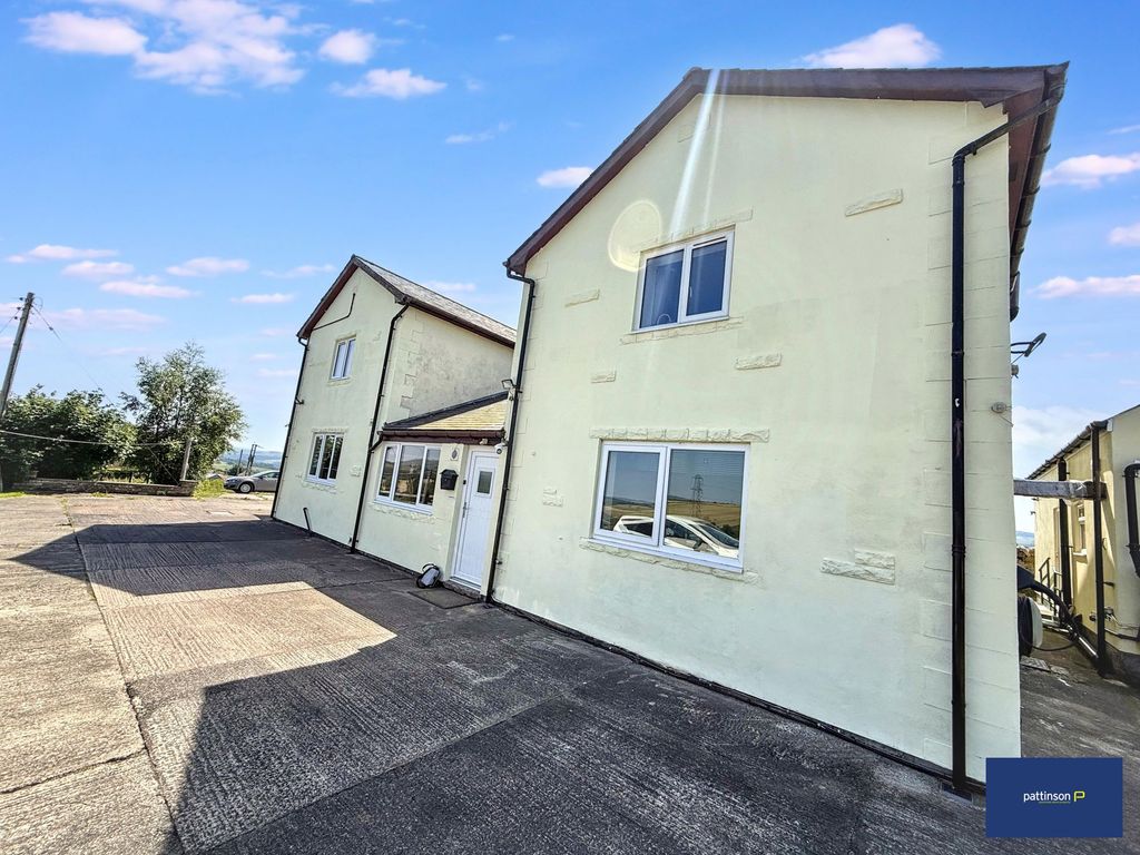 Property photo 2 of 44