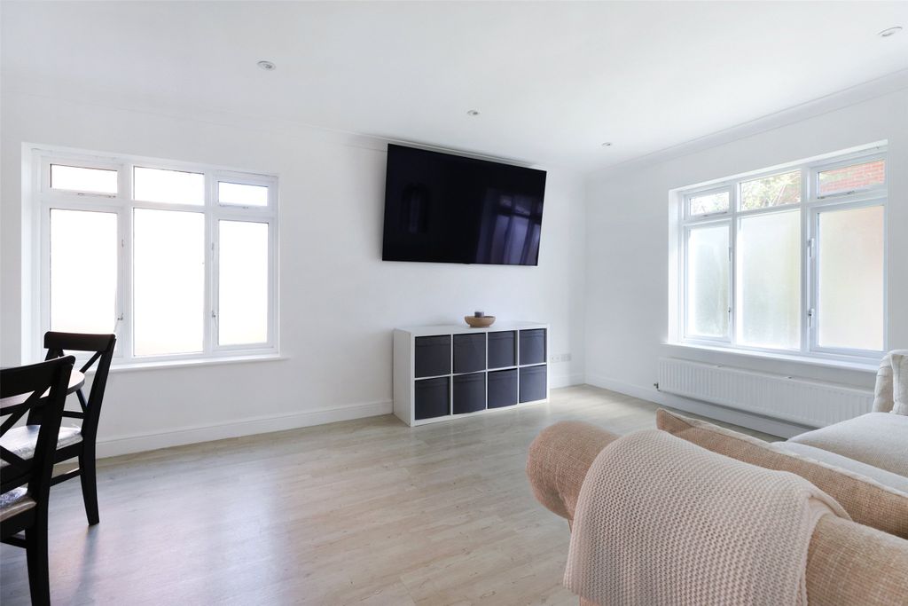 Property photo 2 of 12 Picture No. 03