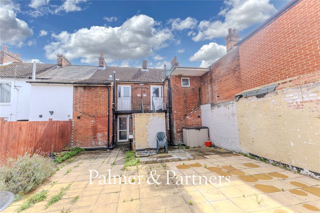 Property photo 1 of 6 Picture No. 12