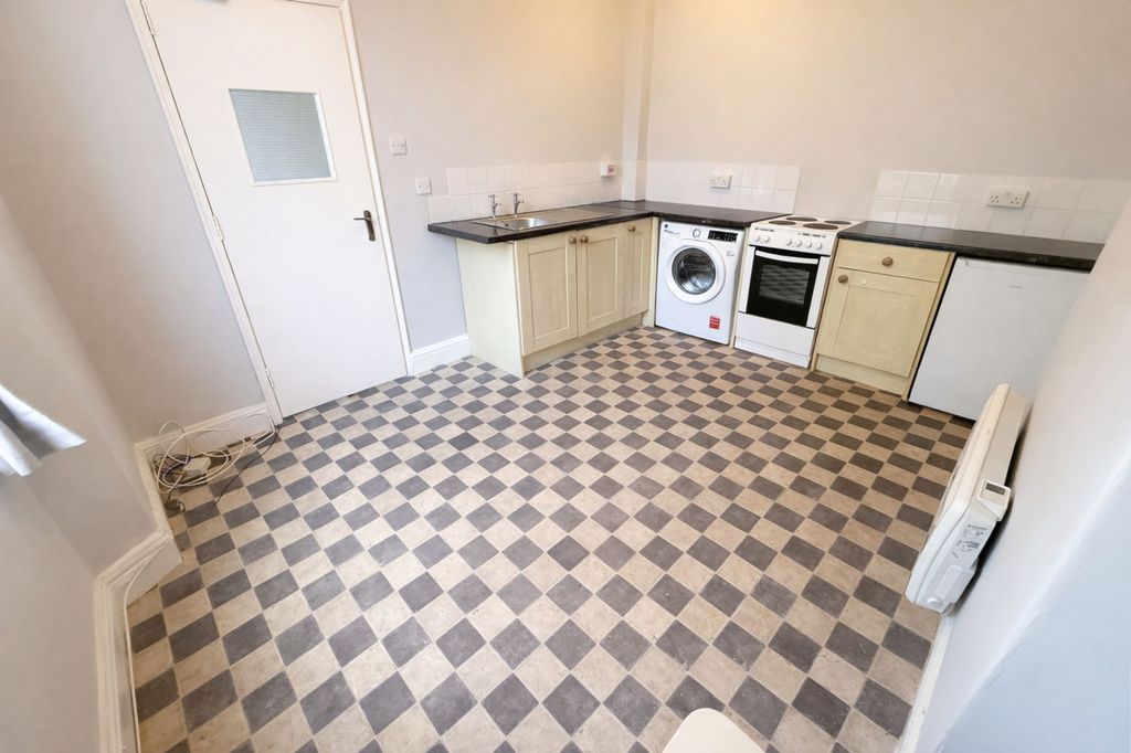 Property photo 1 of 4