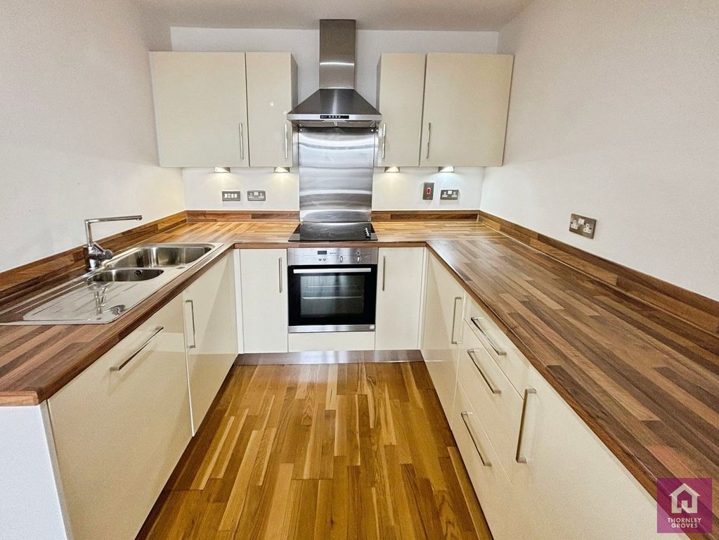 Property photo 2 of 12 Picture No. 15