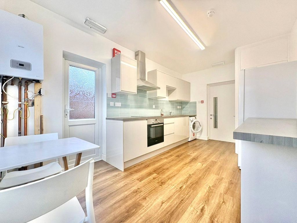 Property photo 1 of 13 Kitchen