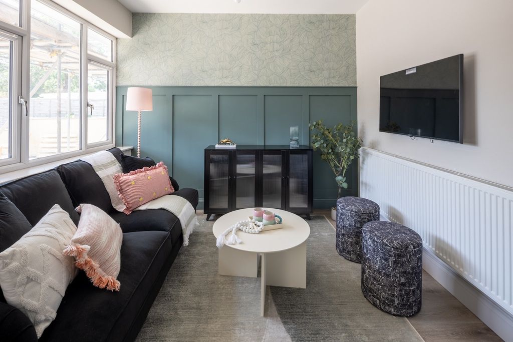 Property photo 3 of 15 Bright Contemporary Living Room With A Large Windo...