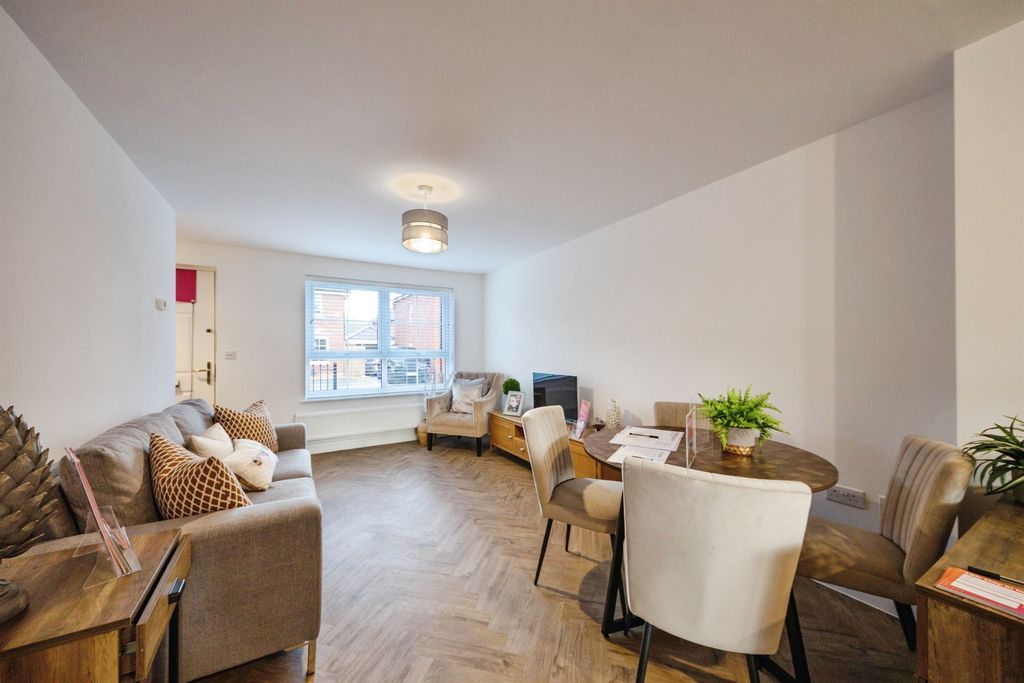 Property photo 2 of 23