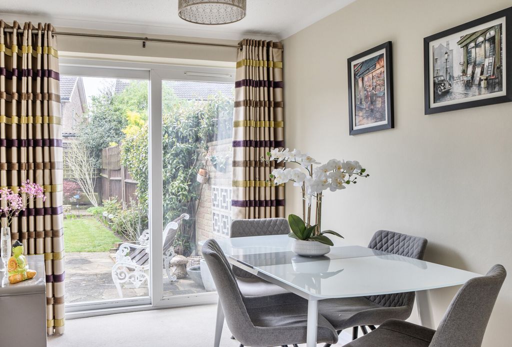 Property photo 3 of 10 1421805-11-69cd3c...