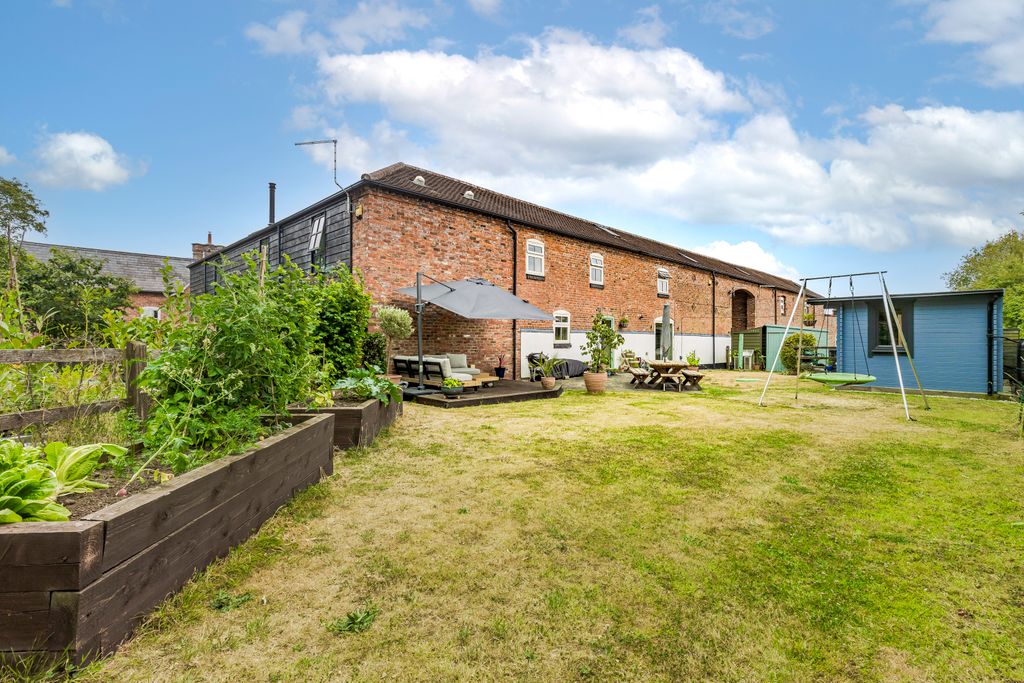 Property photo 3 of 38 Thehayloft-38