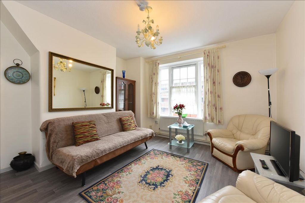 Property photo 2 of 7