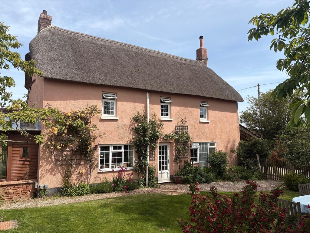 Property photo 1 of 27 Steers Cottage