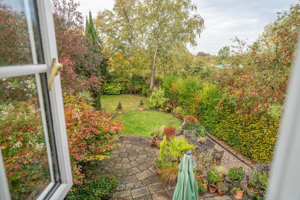 Property photo 2 of 29