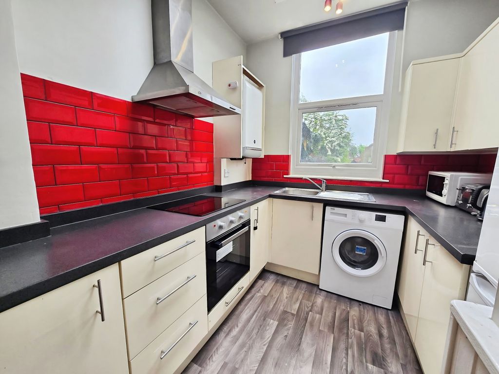 Property photo 2 of 14 Kitchen