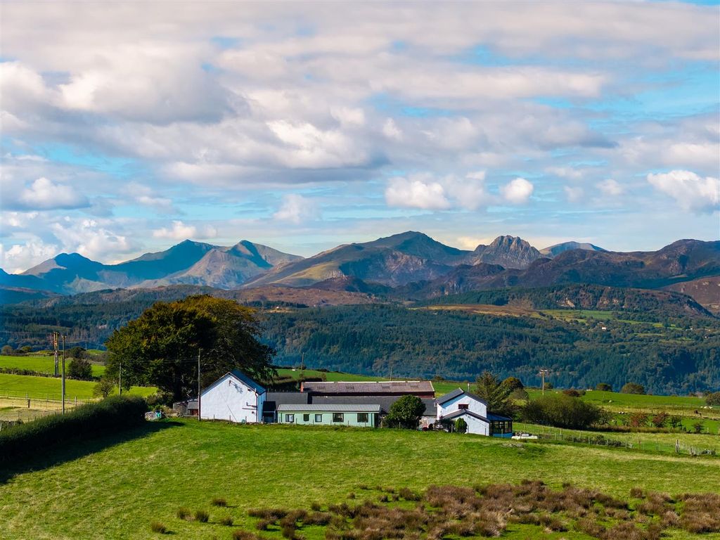 Property photo 3 of 44 Dji_20250922112606_0115_D.Jpg