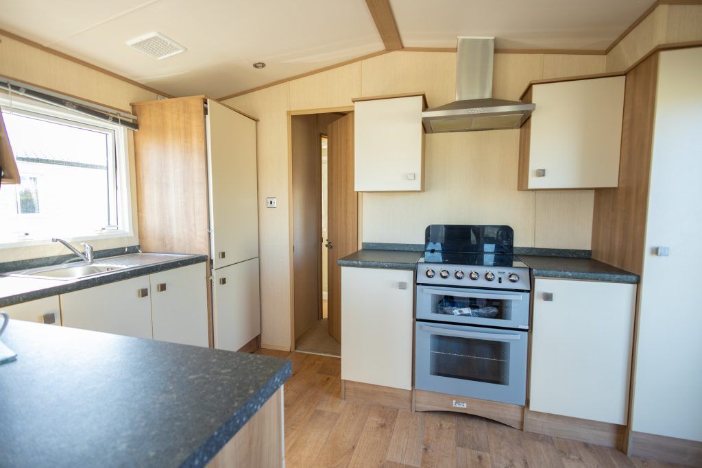 Property photo 3 of 12 Wm41 2014 Abi Sunningdale 38x12 Small 5