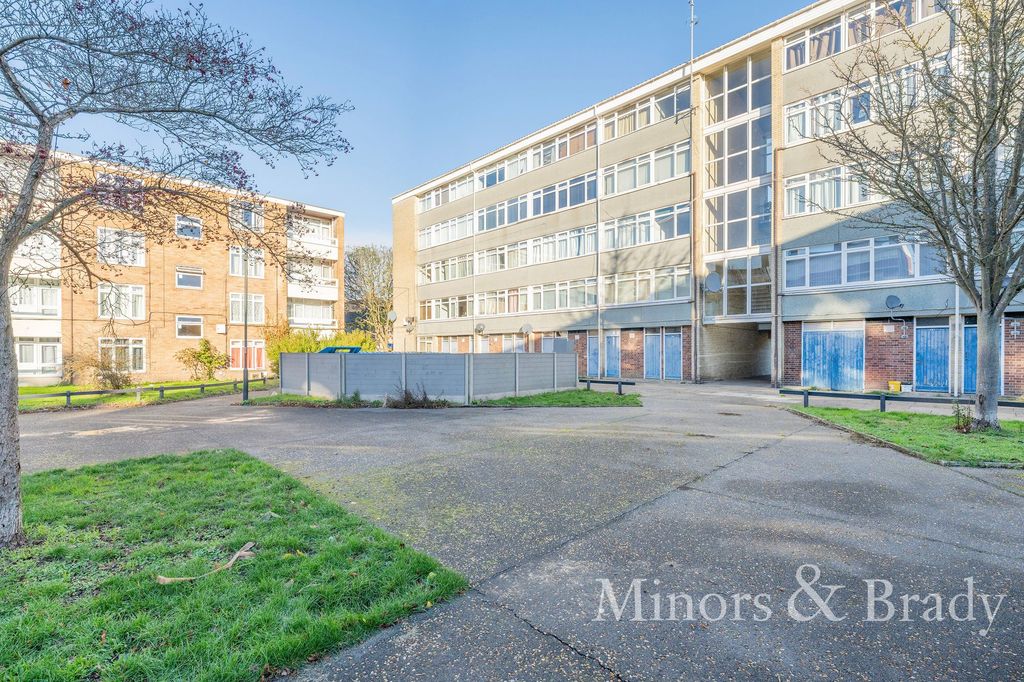 Property photo 1 of 14