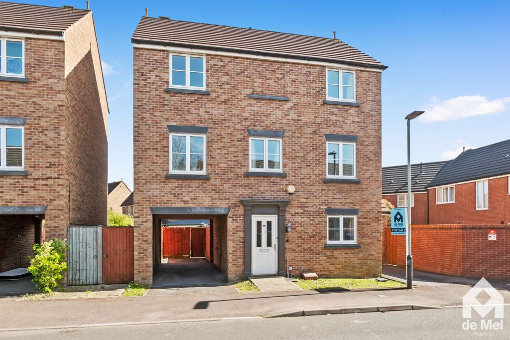 Property photo 1 of 17 Photo 17