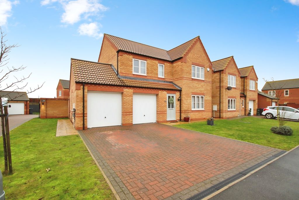 Property photo 1 of 28