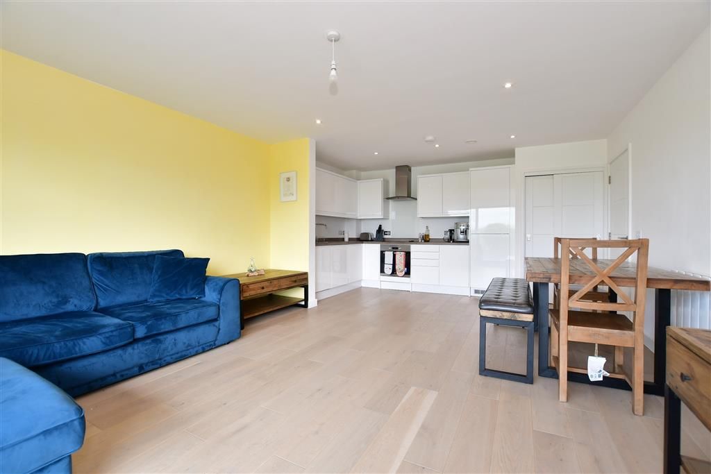 Property photo 1 of 9 Kitchen/Lounge/Diner