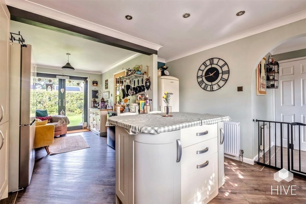 Property photo 3 of 31