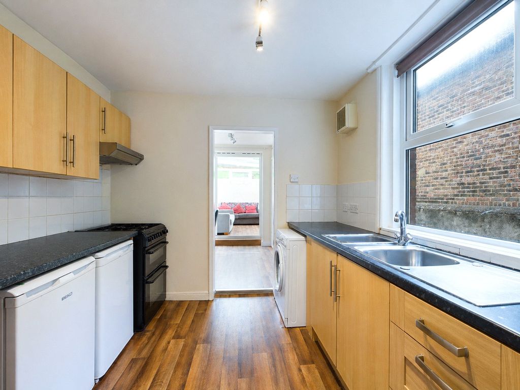Property photo 3 of 15 Kitchen