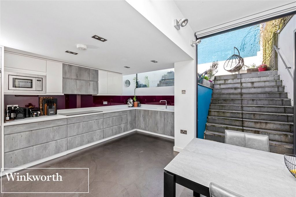 Property photo 3 of 16 Picture No. 07